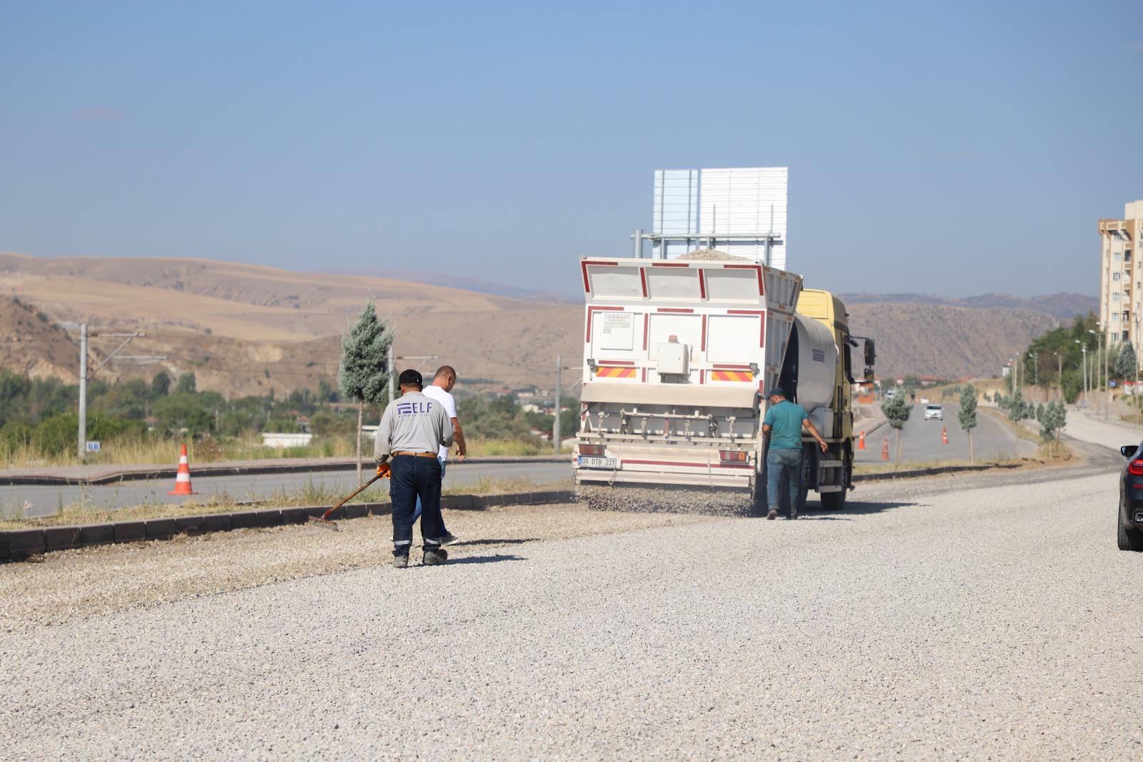 hoca-ahmet-yesevi-caddesinde-gerceklestirilen-asfalt-calismamiz