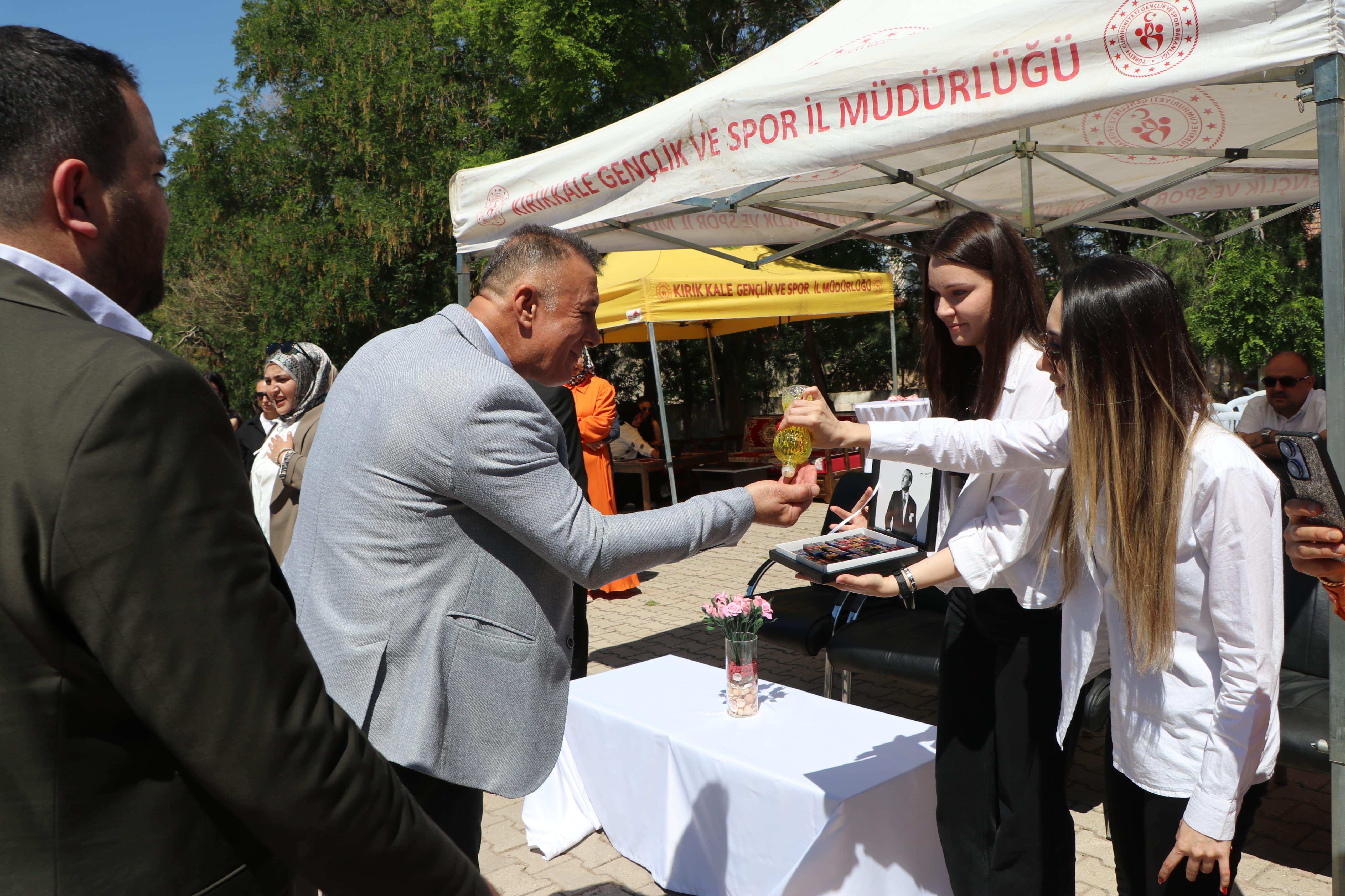 hayat-boyu-ogrenme-haftasi-kapsaminda-duzenlenen-sergiye-katilim-sagladik