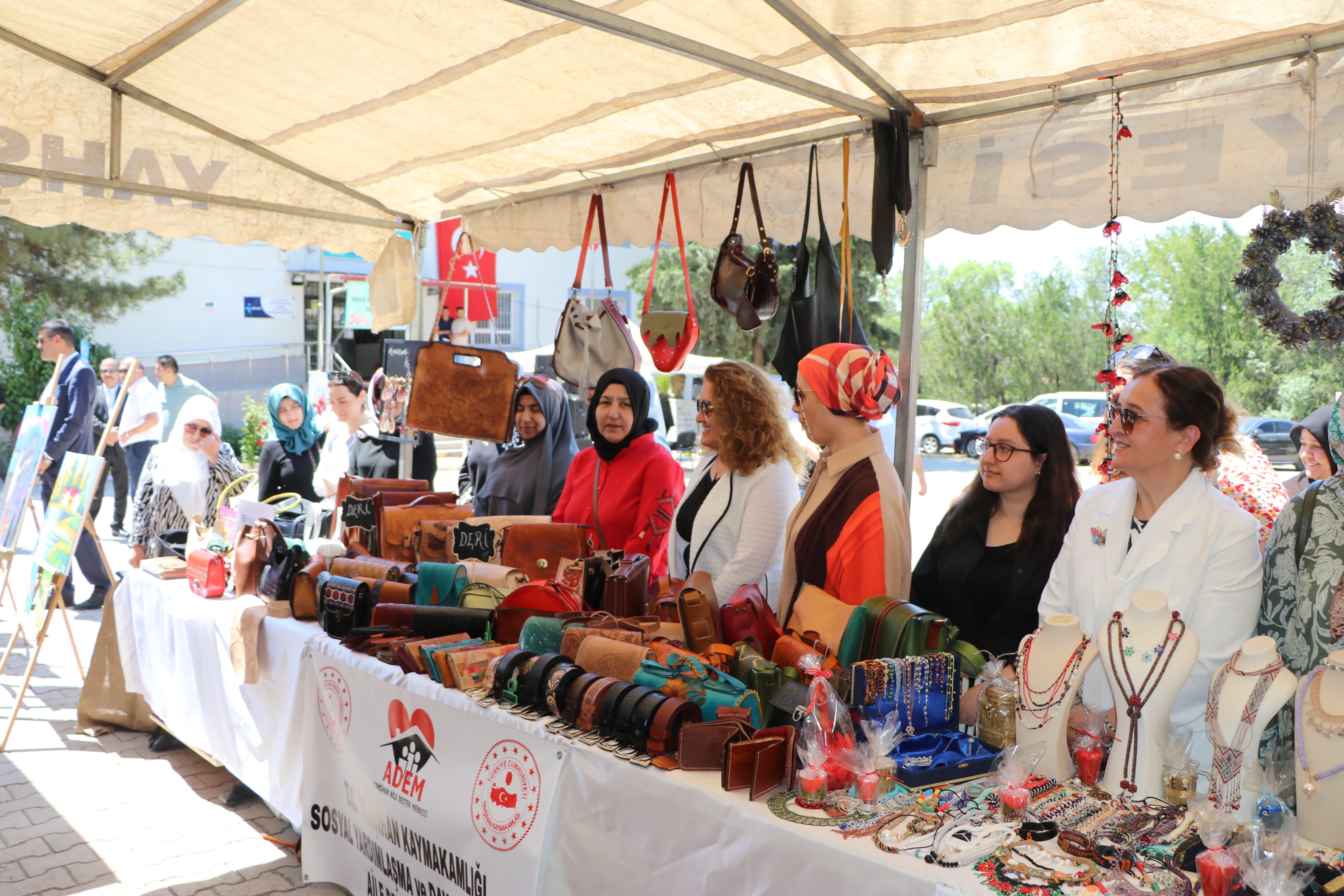 hayat-boyu-ogrenme-haftasi-kapsaminda-duzenlenen-sergiye-katilim-sagladik