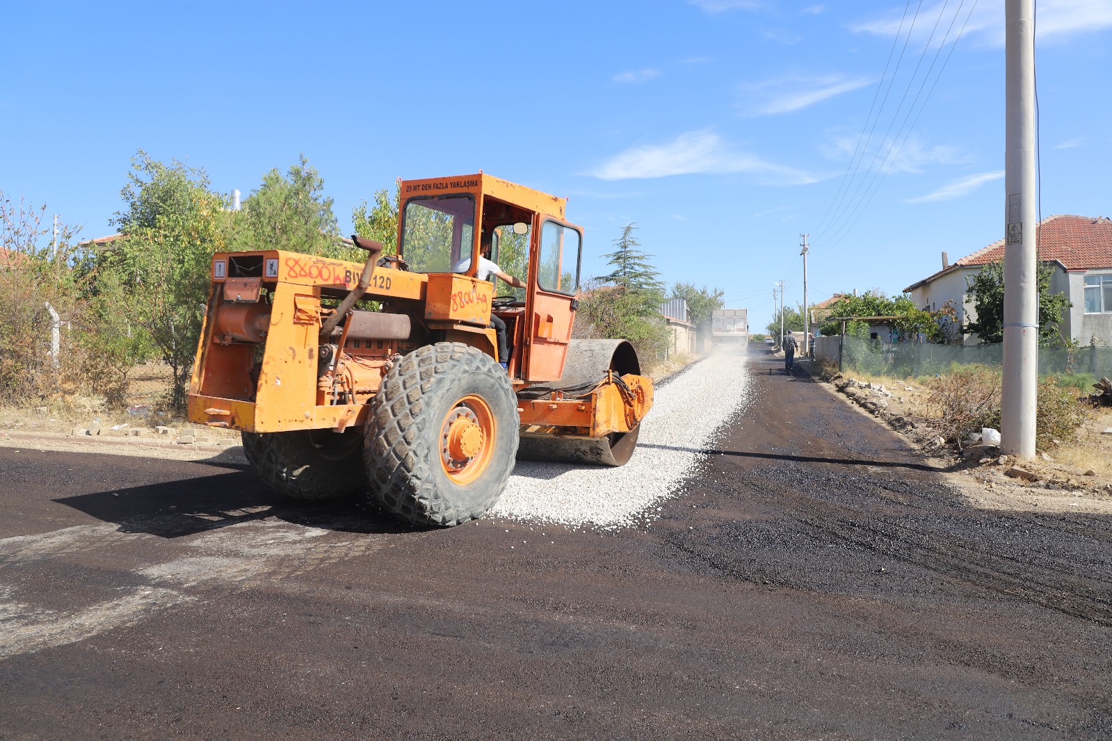 yol-yapim-calismalarimiz-devam-ediyor
