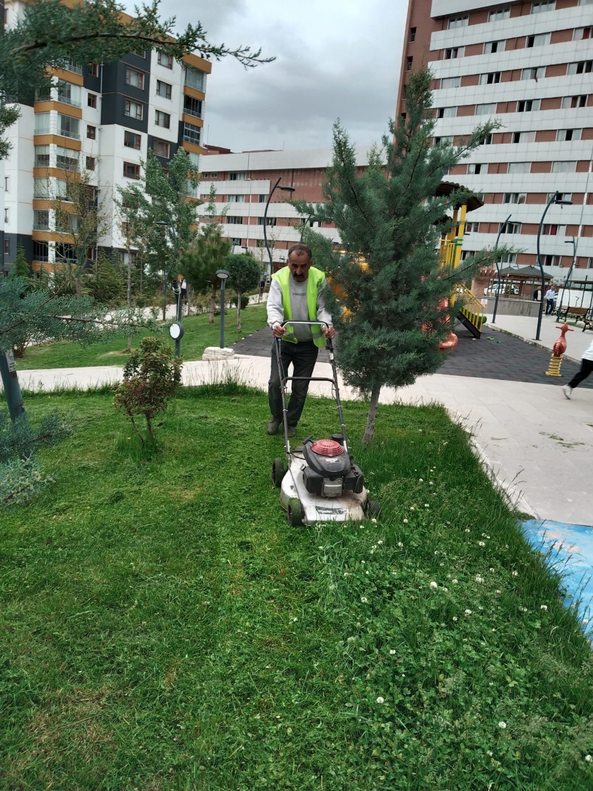 yemyes-l-b-r-yahs-han-c-n-calisiyoruz