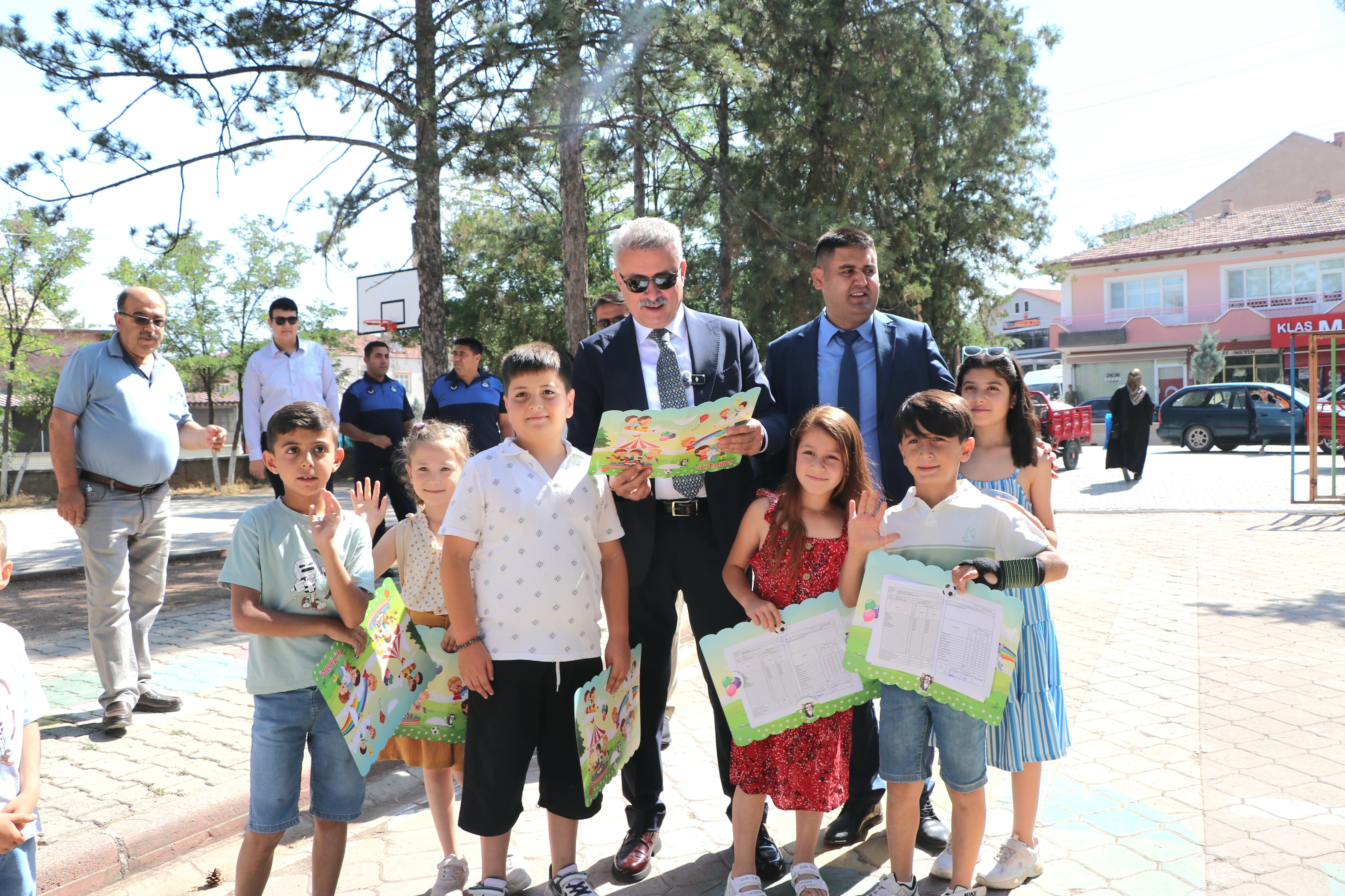 minikler-karnelerine-kavustu