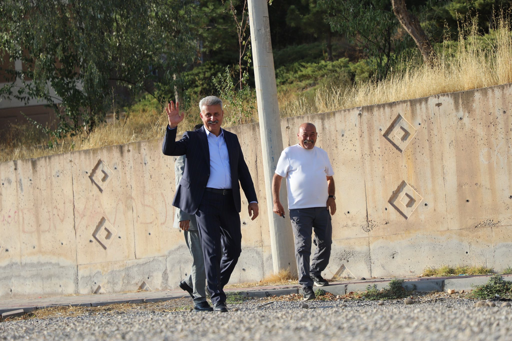 hoca-ahmet-yesevi-caddesinde-gerceklestirilen-asfalt-calismamiz