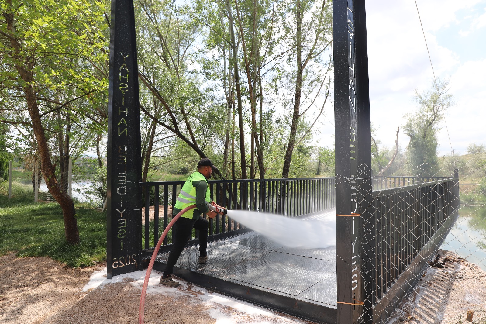 temizligin-en-guzel-haliyle-sahadayiz-daha-saglikli-daha-yasanabilir-bir-yahsihan-icin-durmadan-calisiyoruz