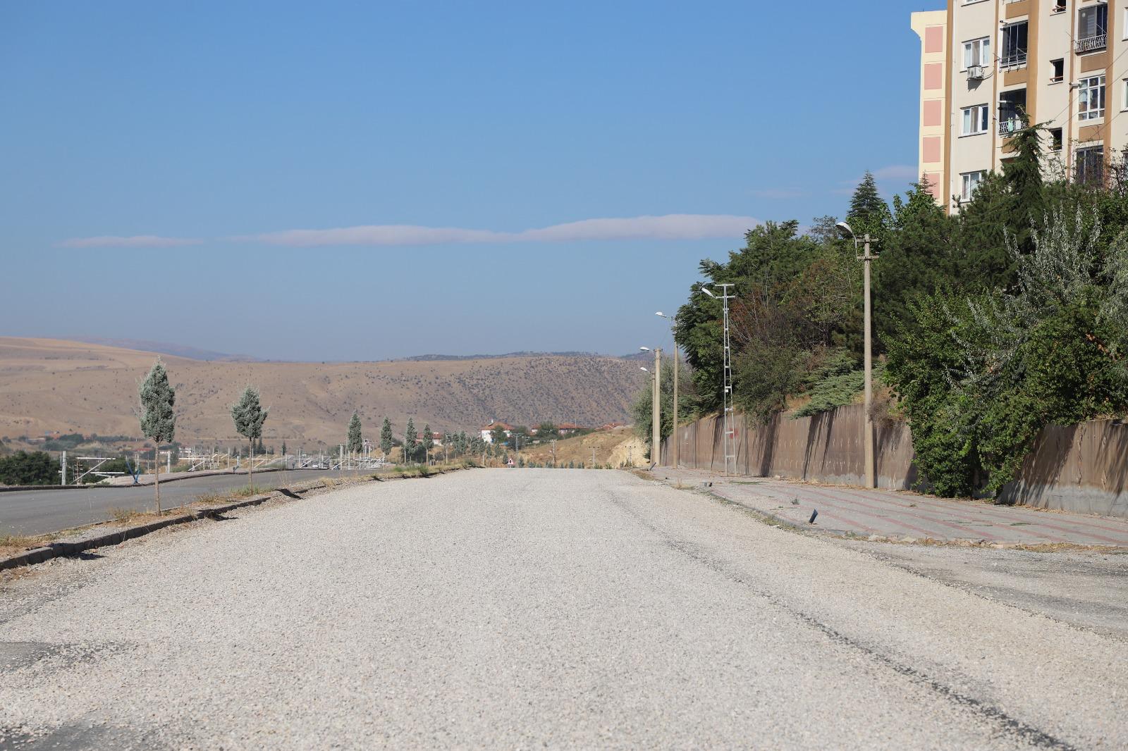hoca-ahmet-yesevi-caddesinde-gerceklestirilen-asfalt-calismamiz
