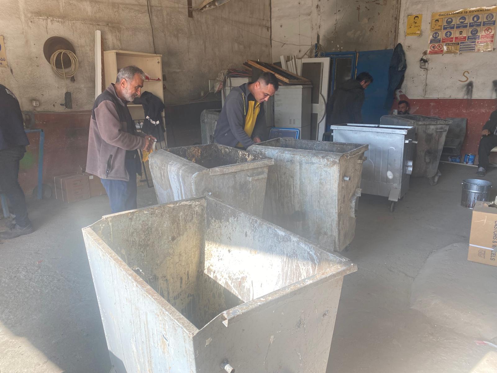 yenilenen-cop-konteynerlerimiz-yerlerini-almaya-devam-ediyor