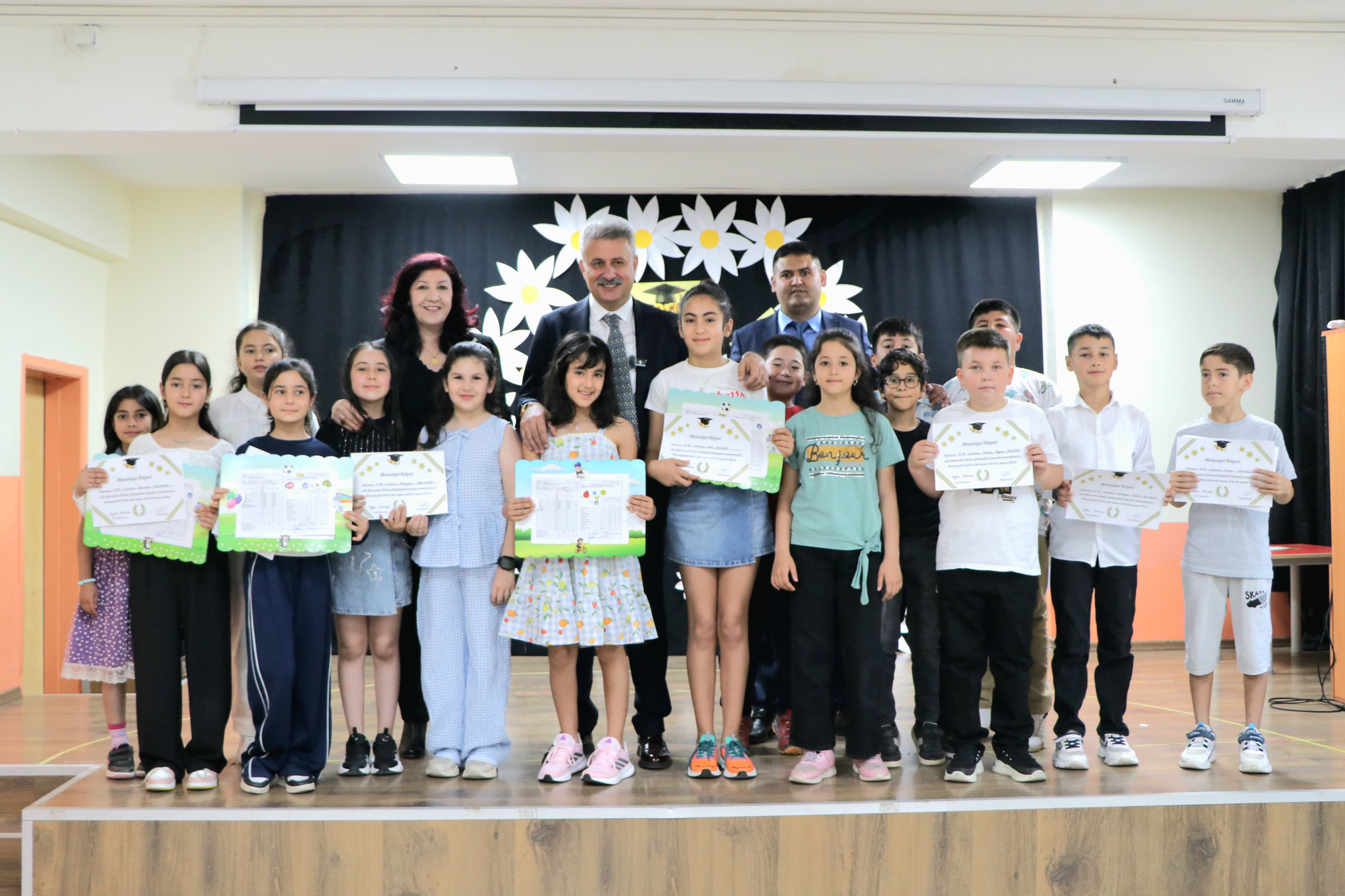 minikler-karnelerine-kavustu