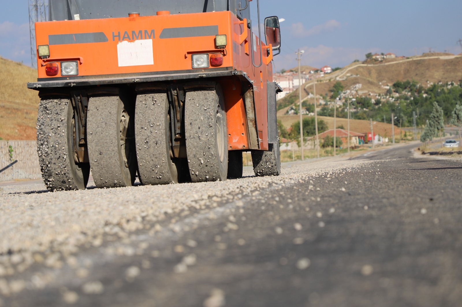 hoca-ahmet-yesevi-caddesinde-gerceklestirilen-asfalt-calismamiz