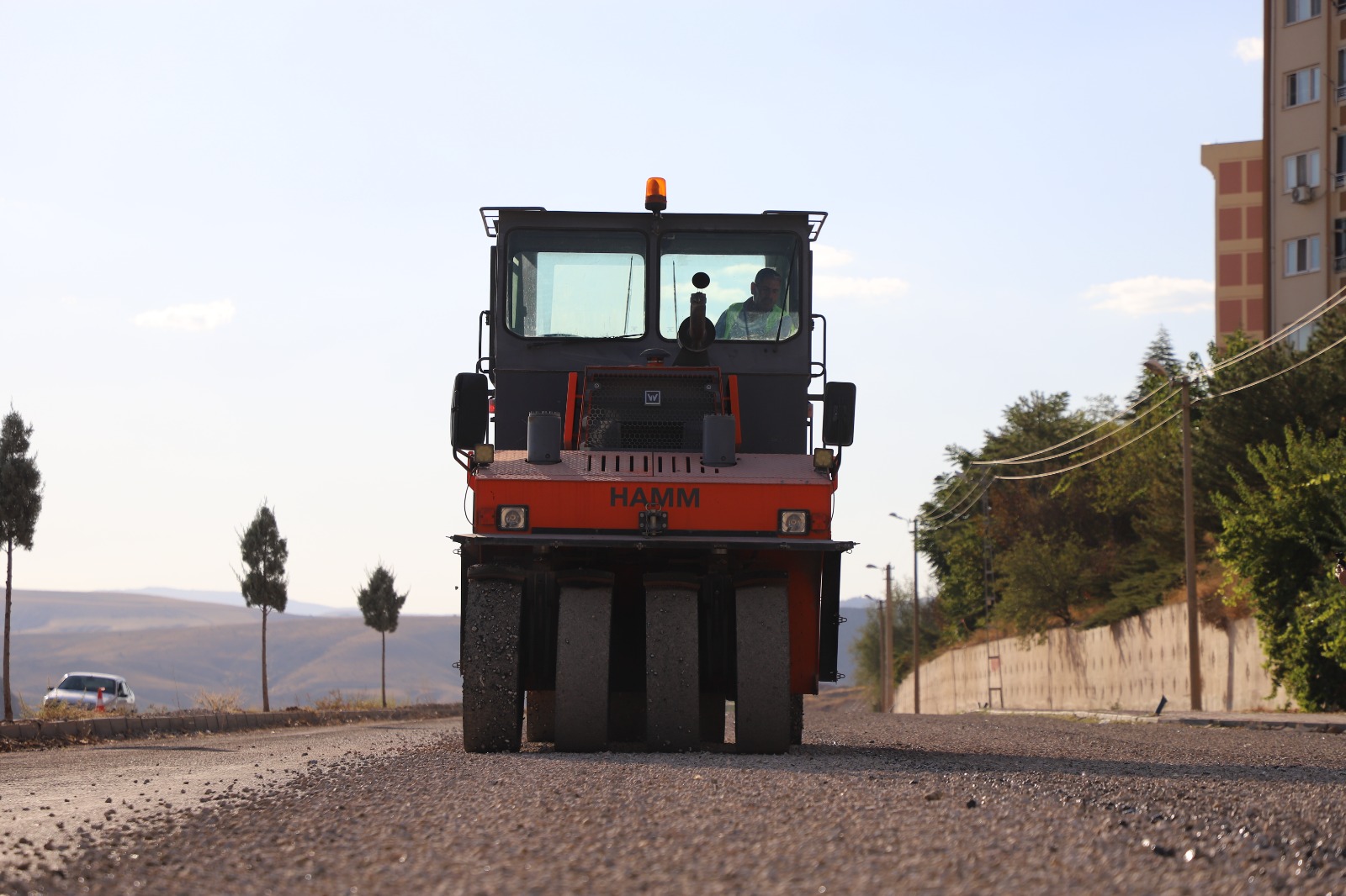 hoca-ahmet-yesevi-caddesinde-gerceklestirilen-asfalt-calismamiz