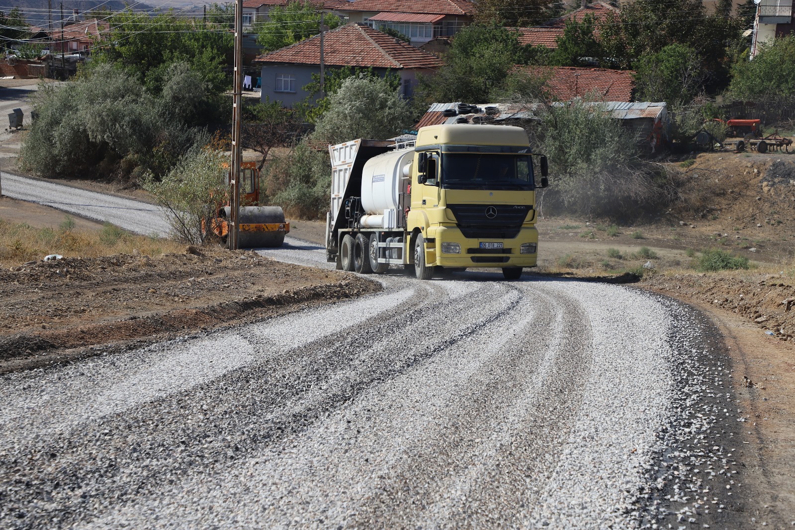 yol-yapim-calismalarimiz-devam-ediyor